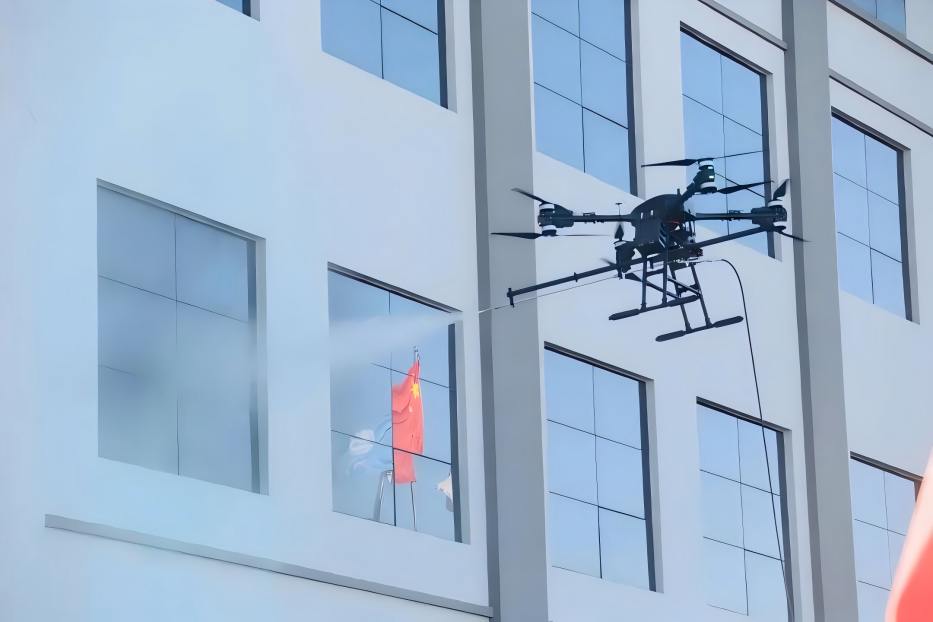 高空清洗無人機作業(yè) 高空清洗無人機作業(yè)