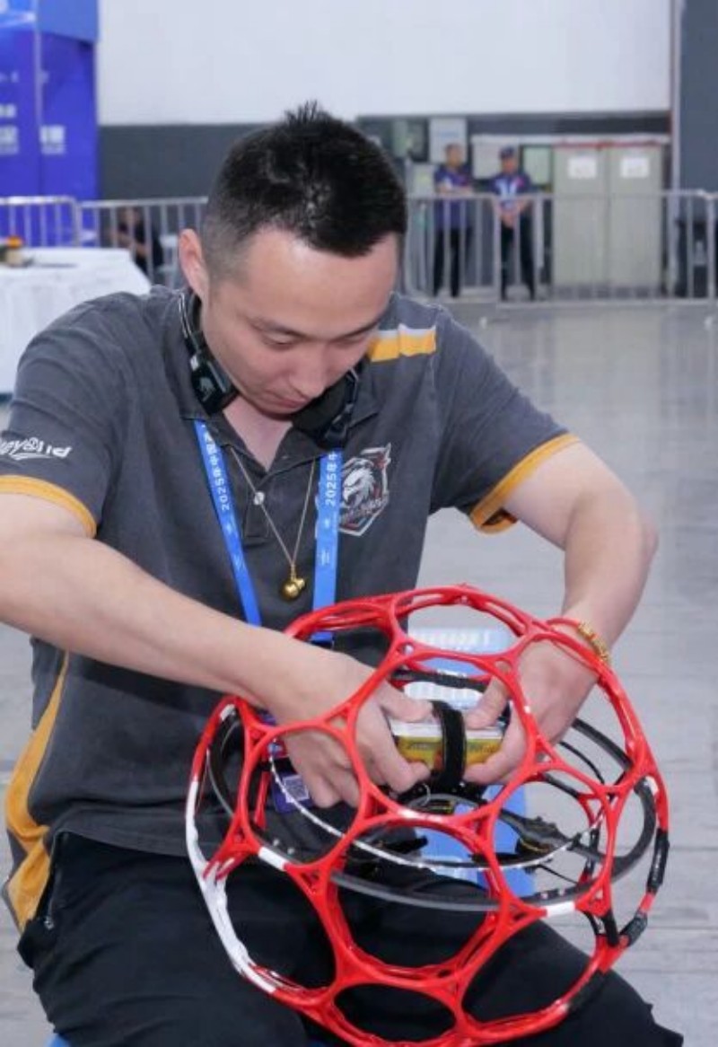 中國(guó)無(wú)人機(jī)足球聯(lián)賽貴陽(yáng)精彩瞬間 中國(guó)無(wú)人機(jī)足球聯(lián)賽貴陽(yáng)精彩瞬間